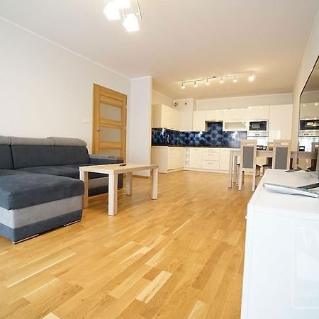 Big Apartment - Old Town - 3 Rooms - Private Parking วรอตซวาฟ ภายนอก รูปภาพ