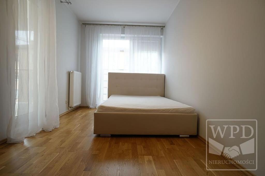 Big Apartment - Old Town - 3 Rooms - Private Parking วรอตซวาฟ ภายนอก รูปภาพ