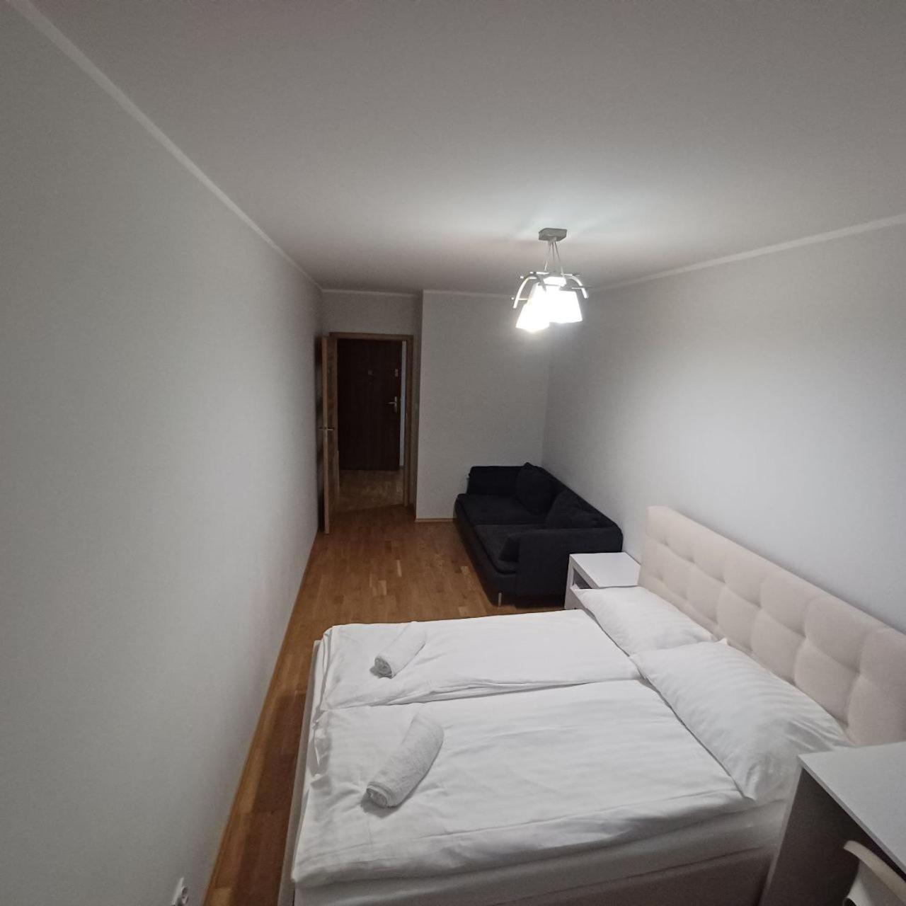 Big Apartment - Old Town - 3 Rooms - Private Parking วรอตซวาฟ ภายนอก รูปภาพ